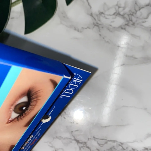 Ardell Aqua false lashes water activated - Picture 5 of 5